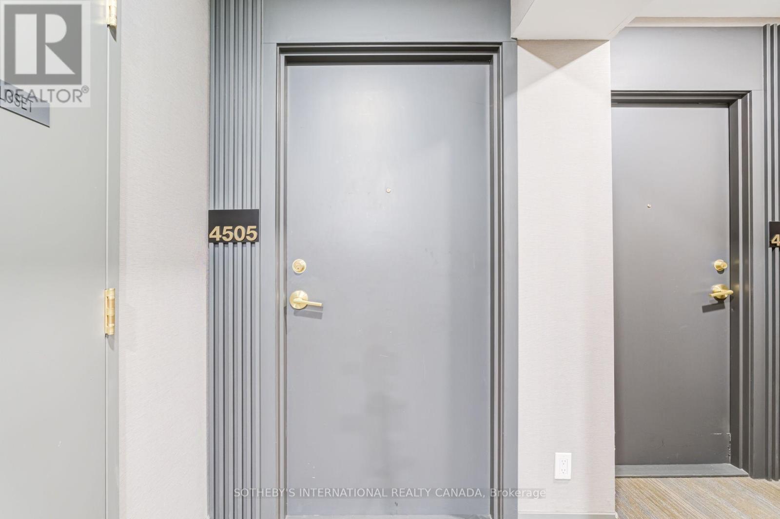 950 Portage Parkway — photo 13