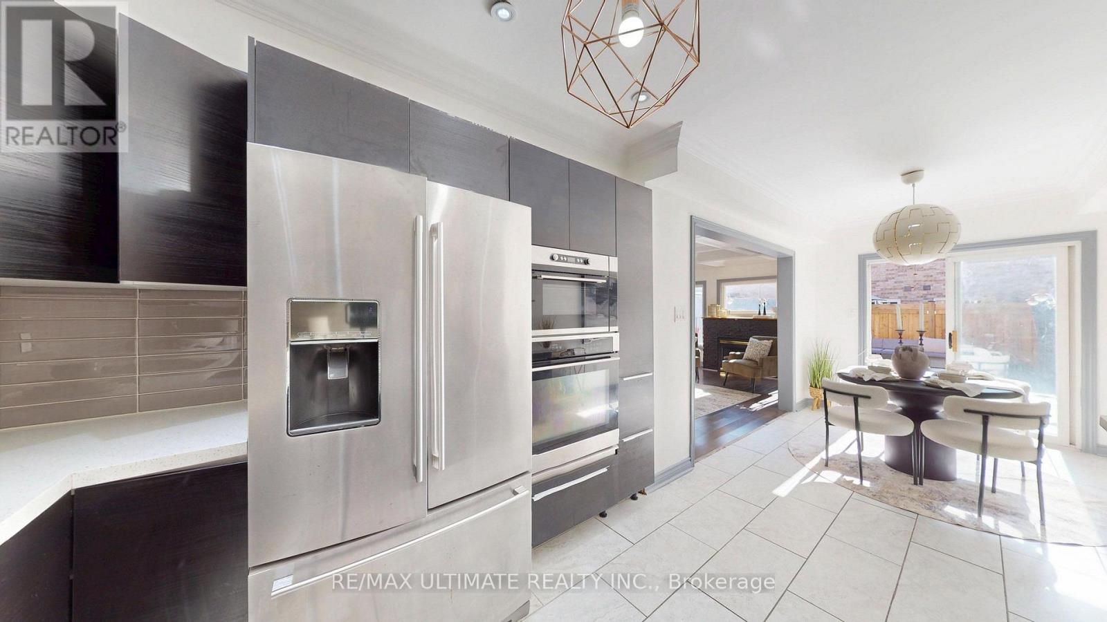 131 Foxchase Avenue, Vaughan, ON photo 8