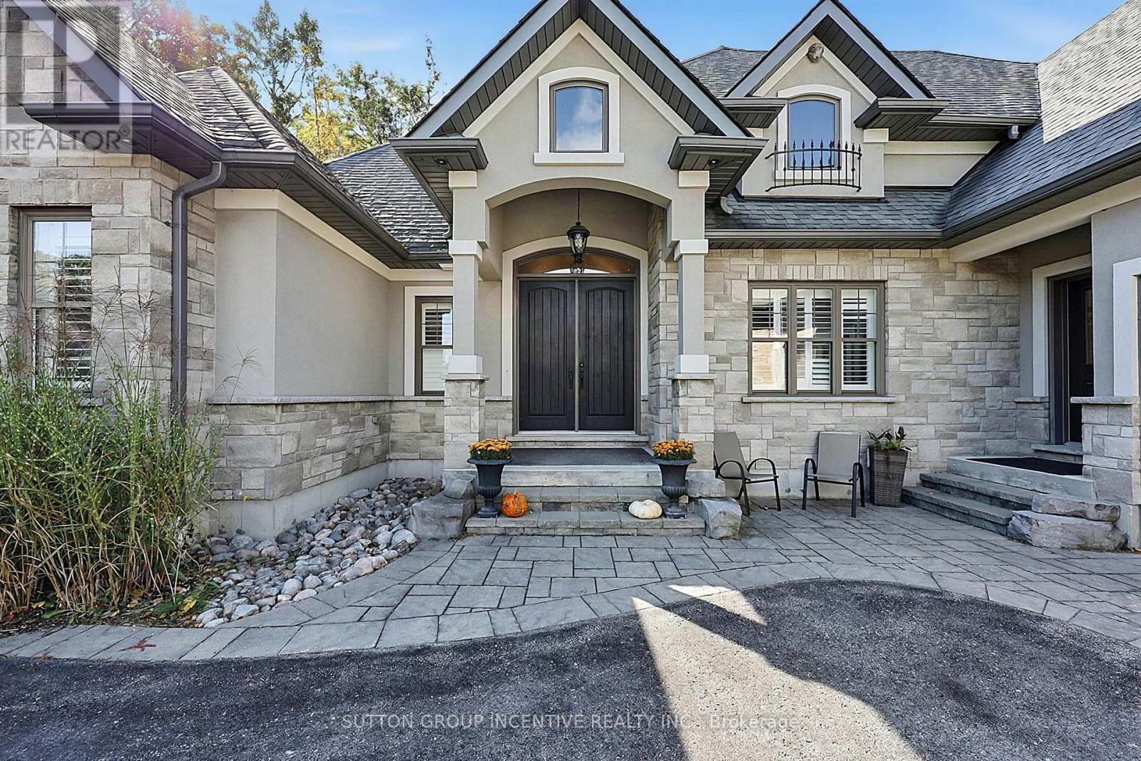 18 WENDAT Trail, Springwater, ON photo 12