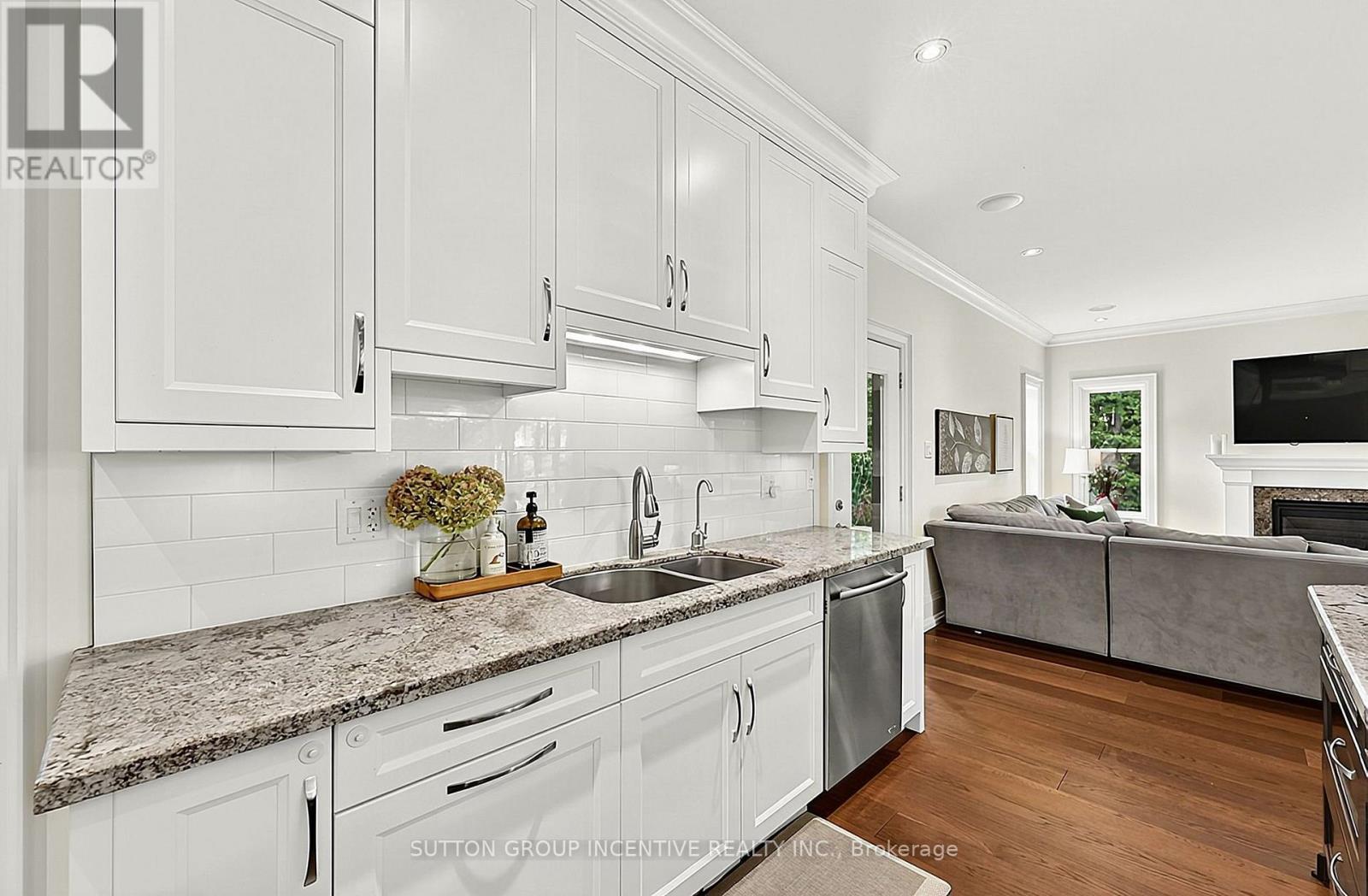 18 WENDAT Trail, Springwater, ON photo 28