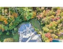 Family room - 18 Wendat Trail, Springwater, ON L4M6T4 Photo 6