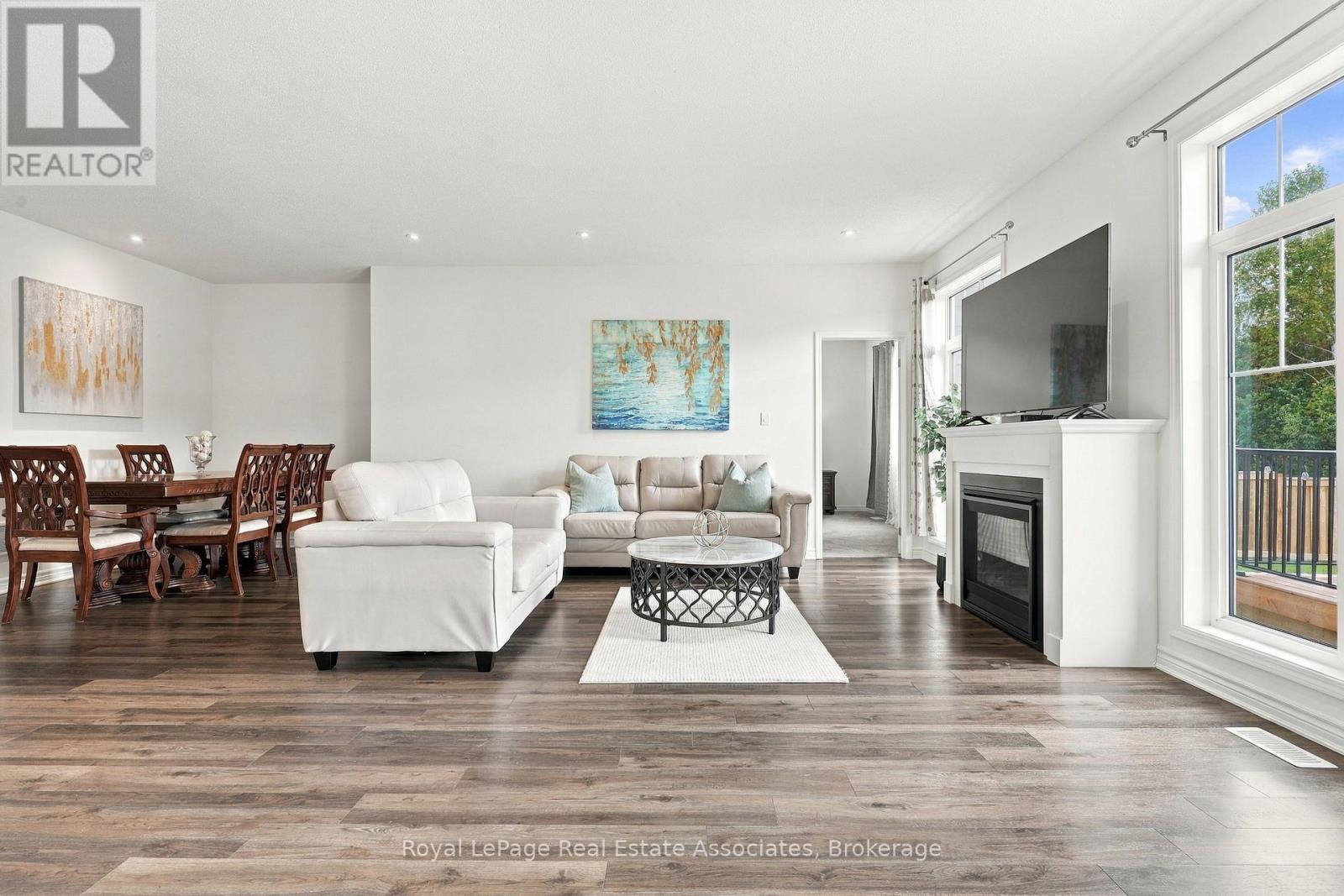 93 VILLAGE GATE DRIVE - 18