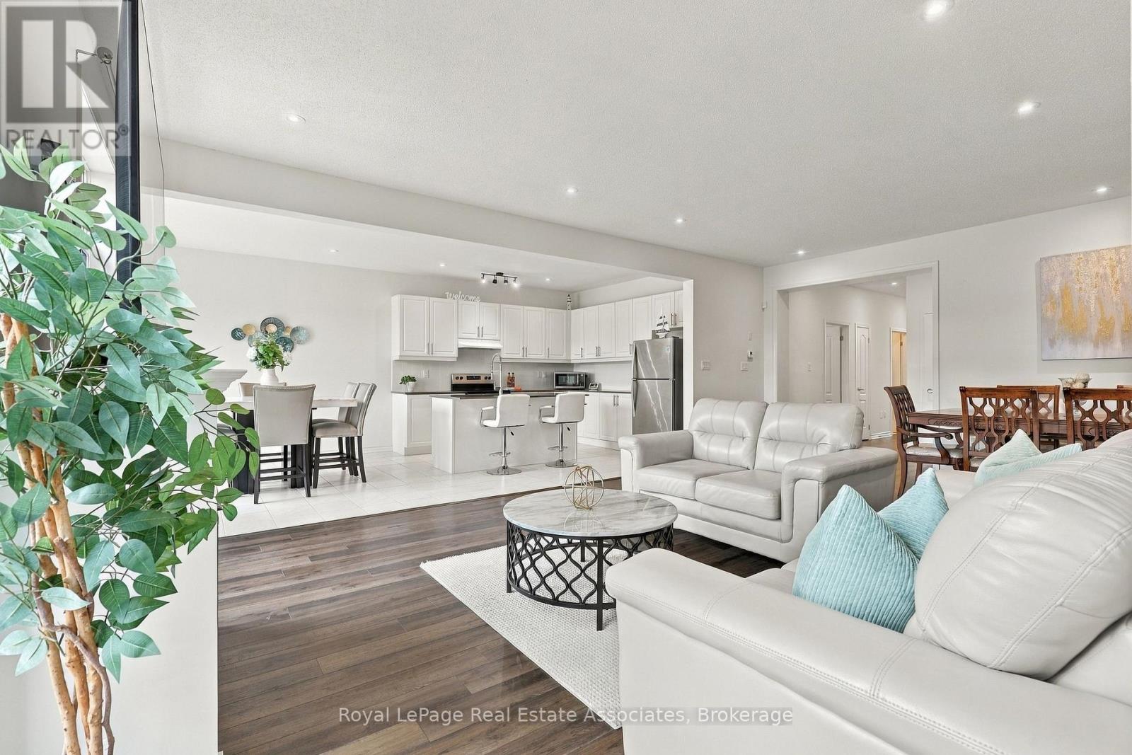 93 VILLAGE GATE DRIVE - 5