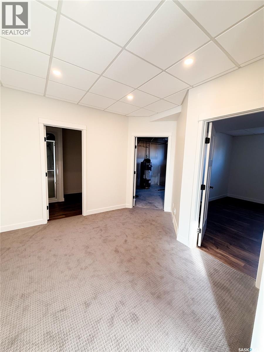 209 2ND AVENUE E - 22