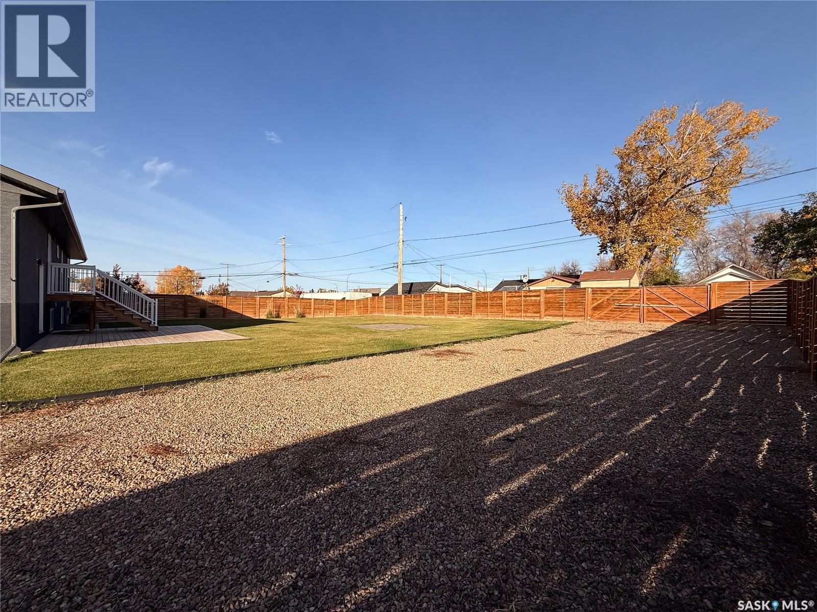 209 2ND AVENUE E - 40