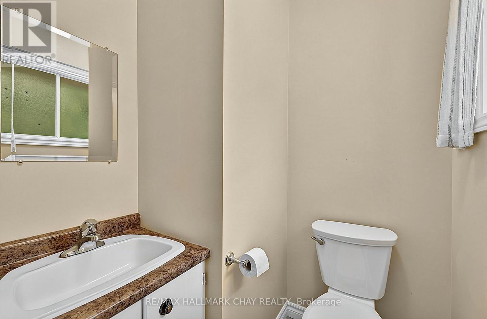4 Binnie Drive, Springwater, ON photo 11