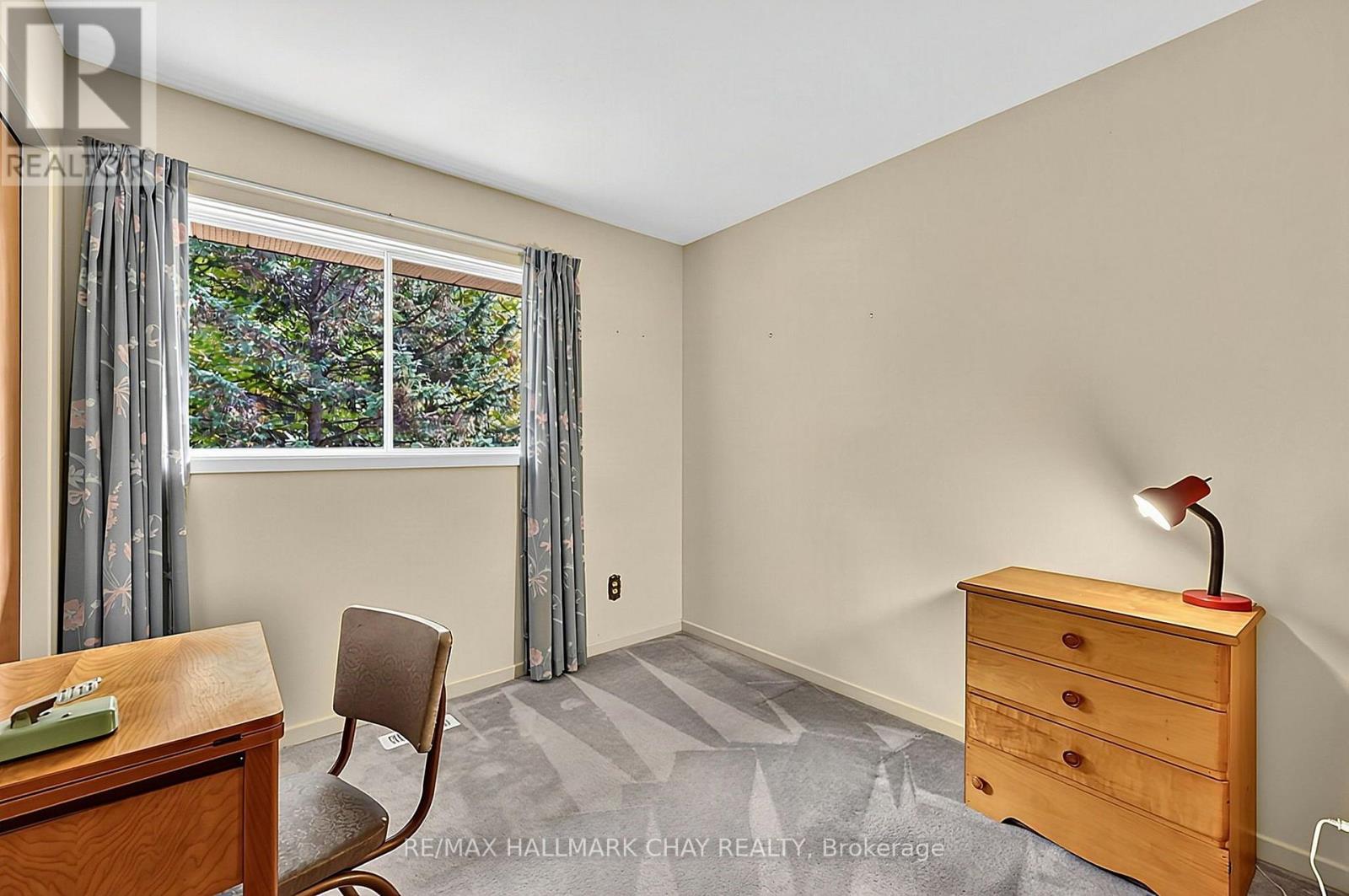 4 Binnie Drive, Springwater, ON photo 13