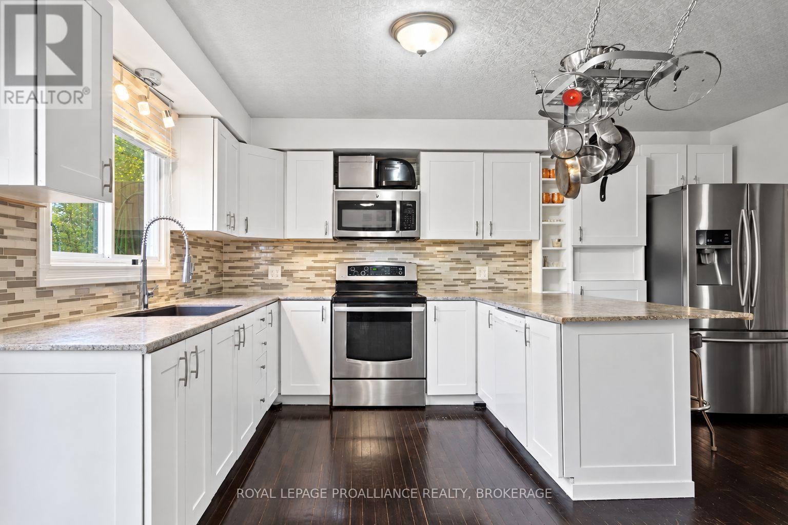 392 DAVIS DRIVE - Image 14