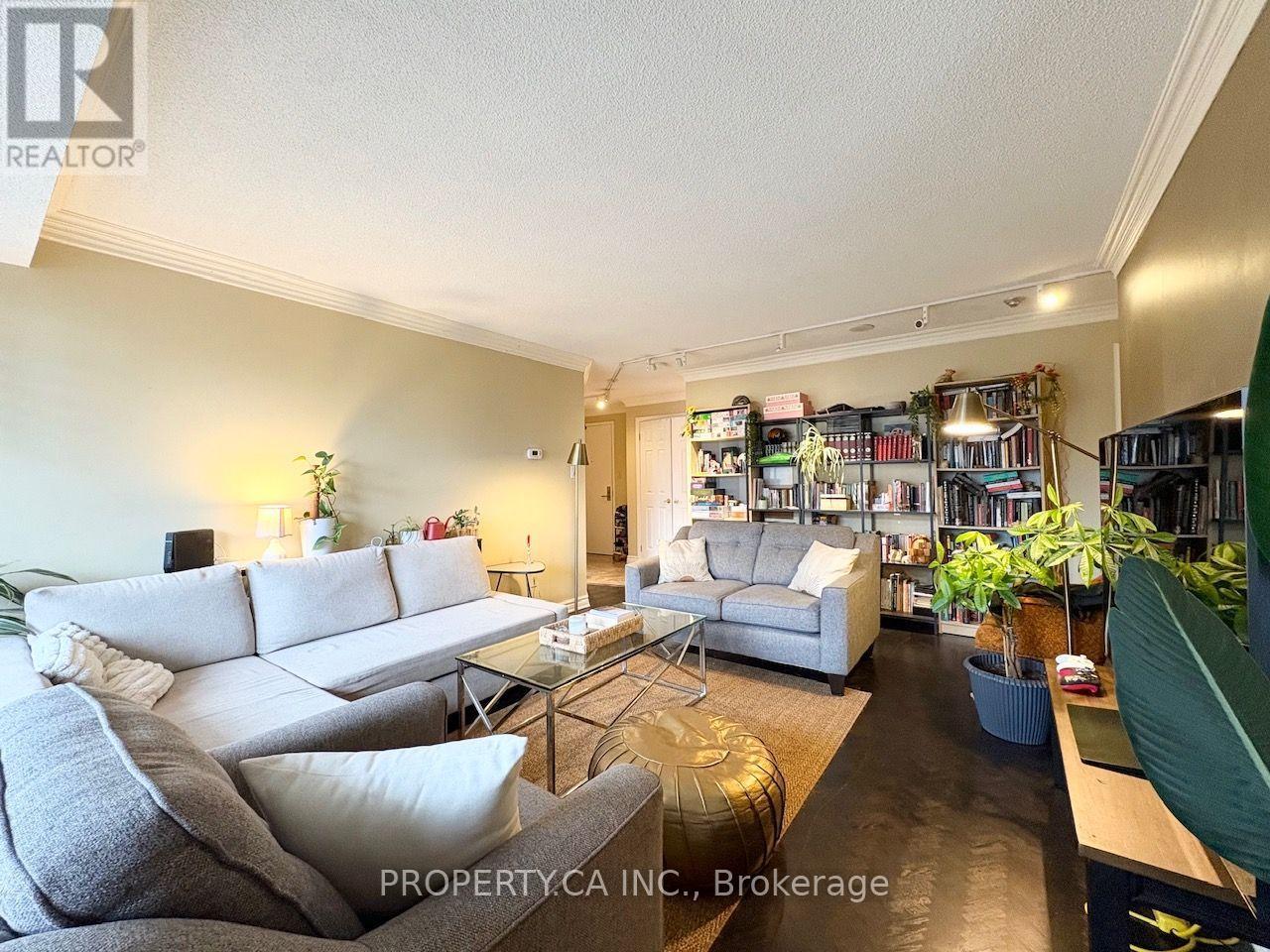 67 Caroline Street South — photo 8