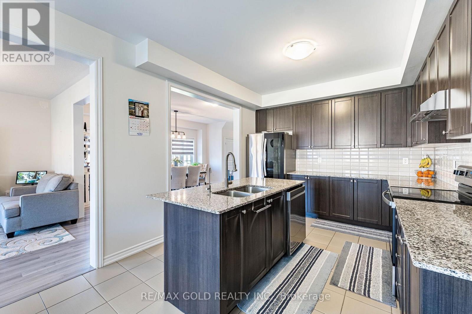 298 RIDLEY CRESCENT - 15
