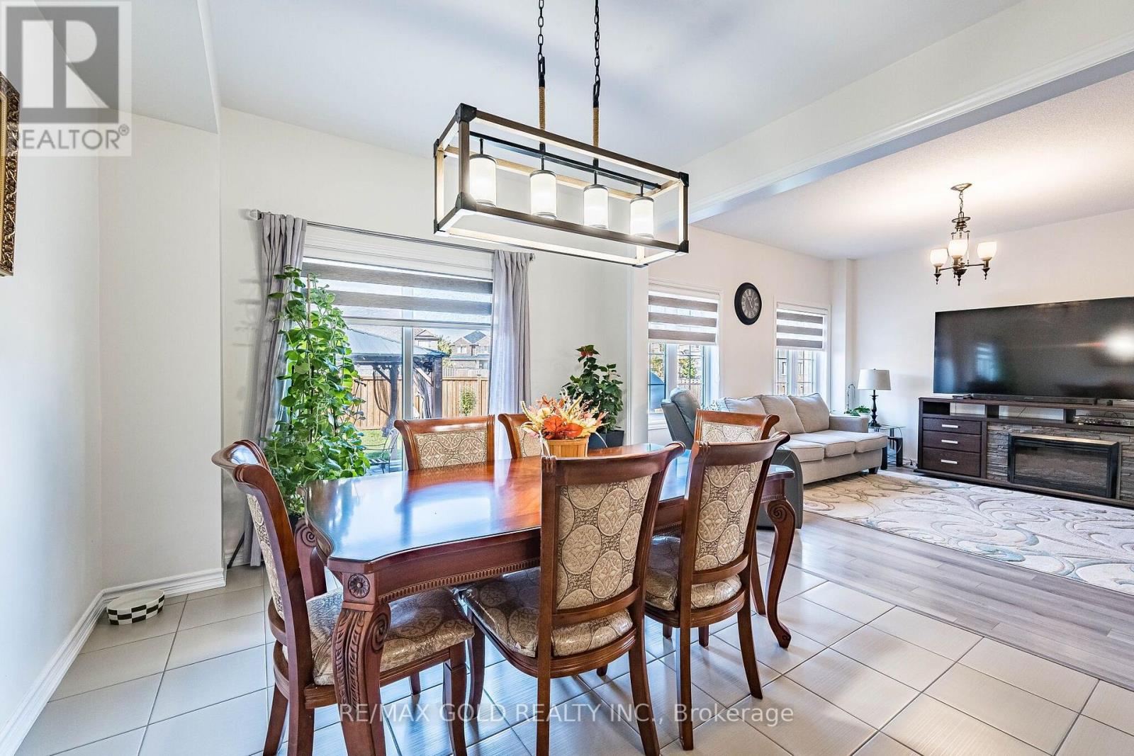 298 RIDLEY CRESCENT - 16