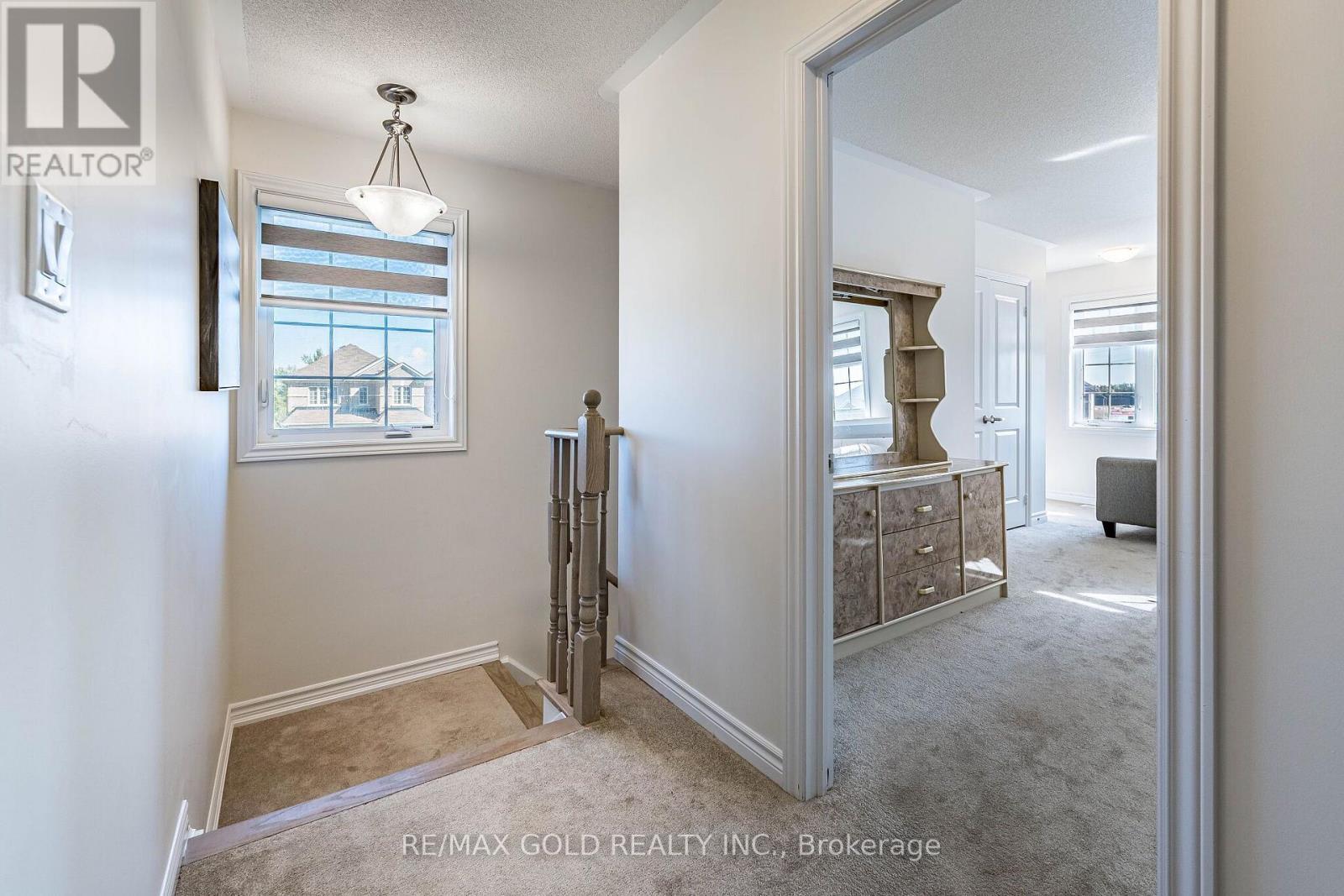 298 RIDLEY CRESCENT - 23