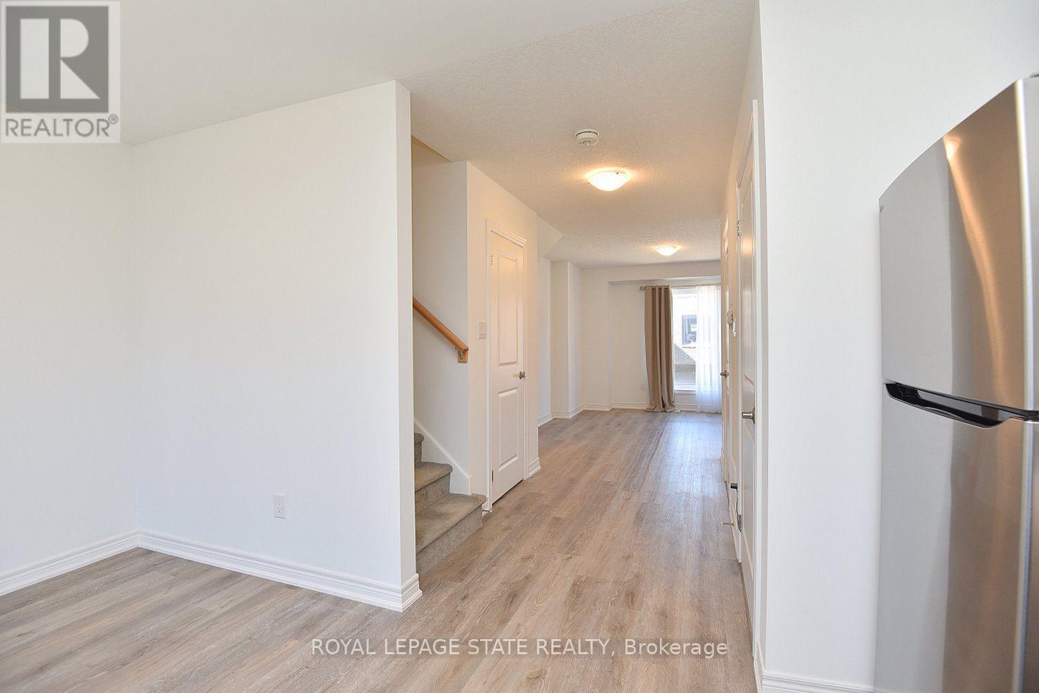 19 Radison Lane, Hamilton, ON photo 17