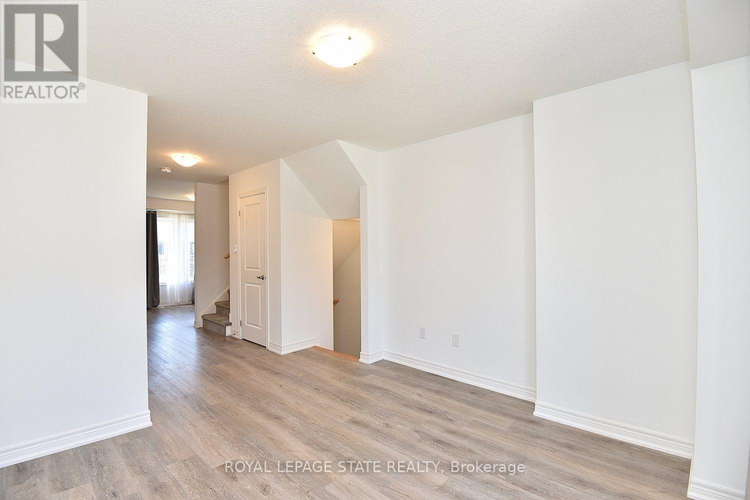 19 Radison Lane, Hamilton, ON photo 8
