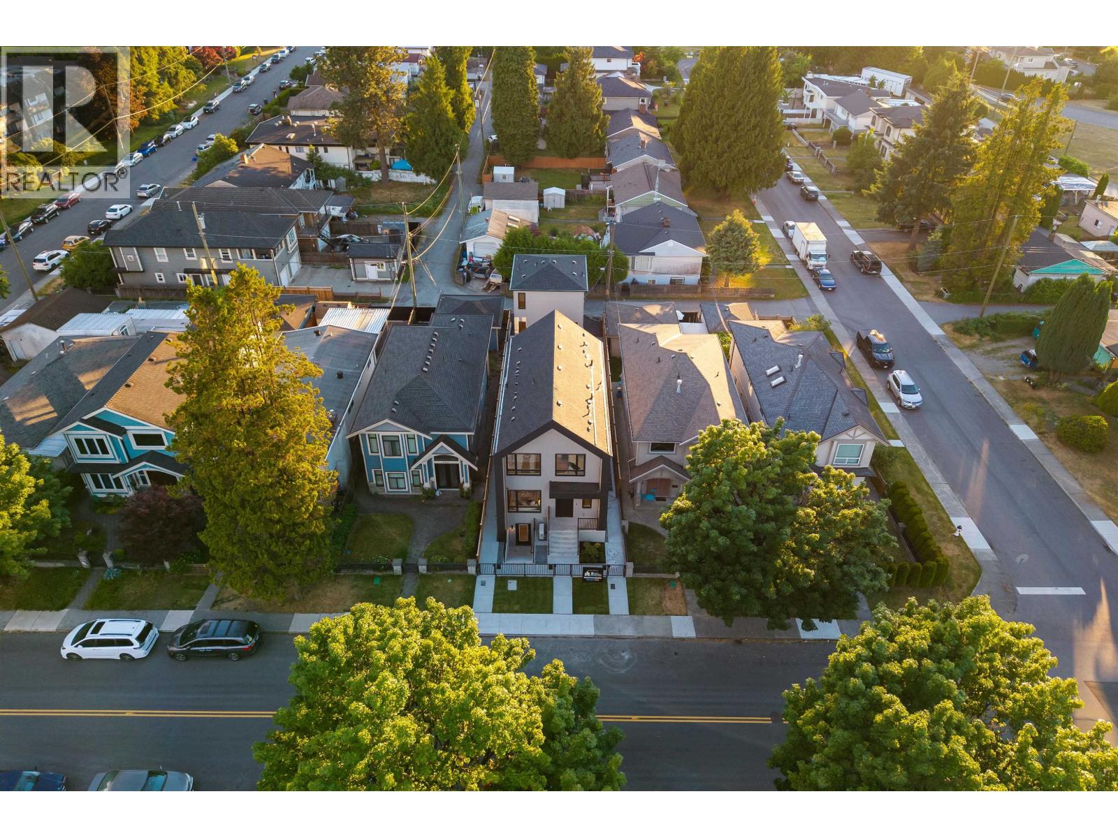 2 6831 SALISBURY AVENUE, Burnaby - Image 1