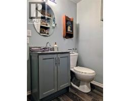 810 Swansea Road, Windermere, BC V0A1K3 Photo 28