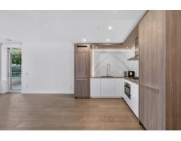 303 15165 Thrift Avenue, White Rock, BC V4B0C1 Photo 6