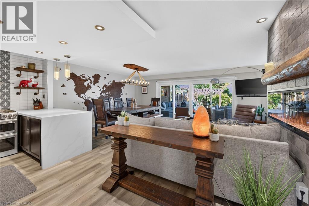 4377 BEVERLEY Crescent - 7