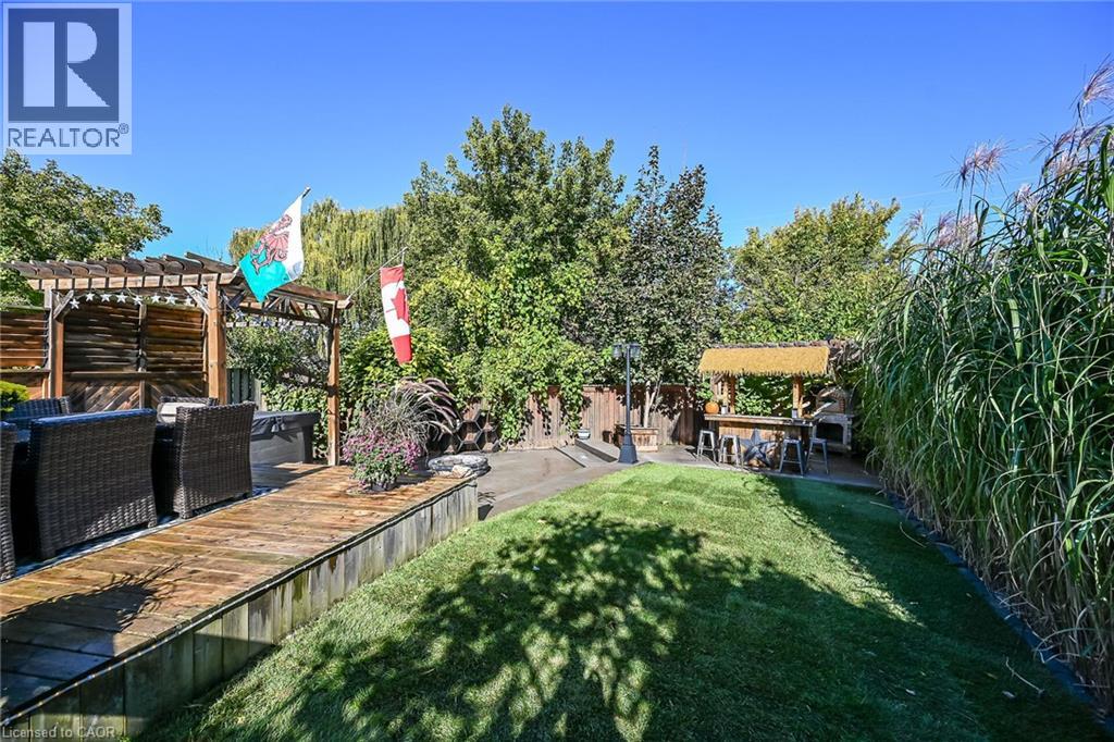 4377 BEVERLEY Crescent - 44