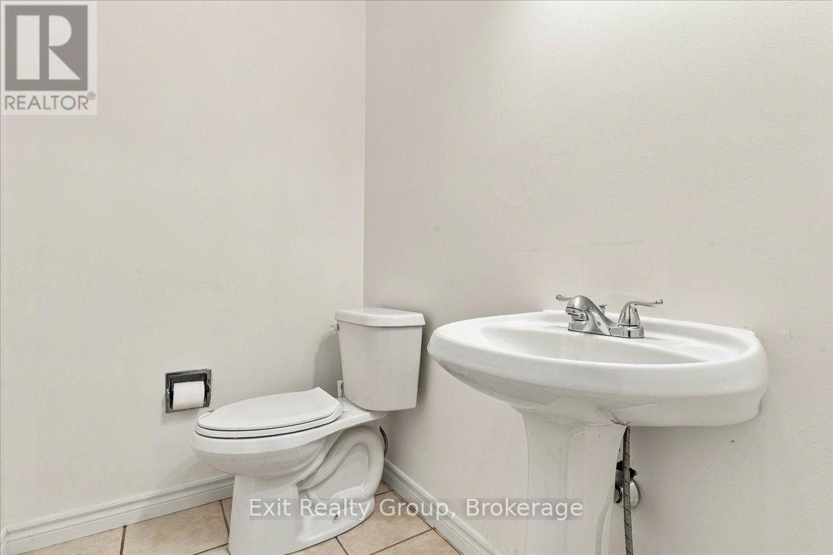 5 Flint Drive, Belleville, ON photo 12