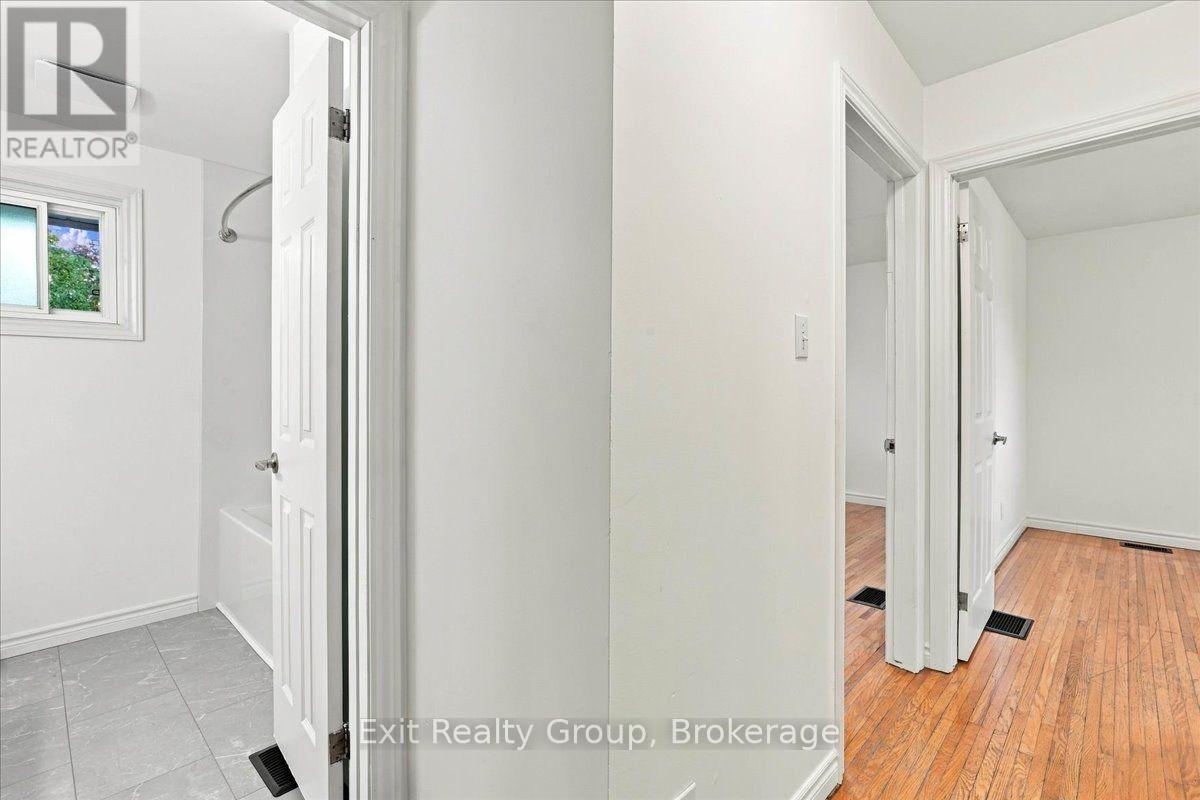 5 Flint Drive, Belleville, ON photo 15
