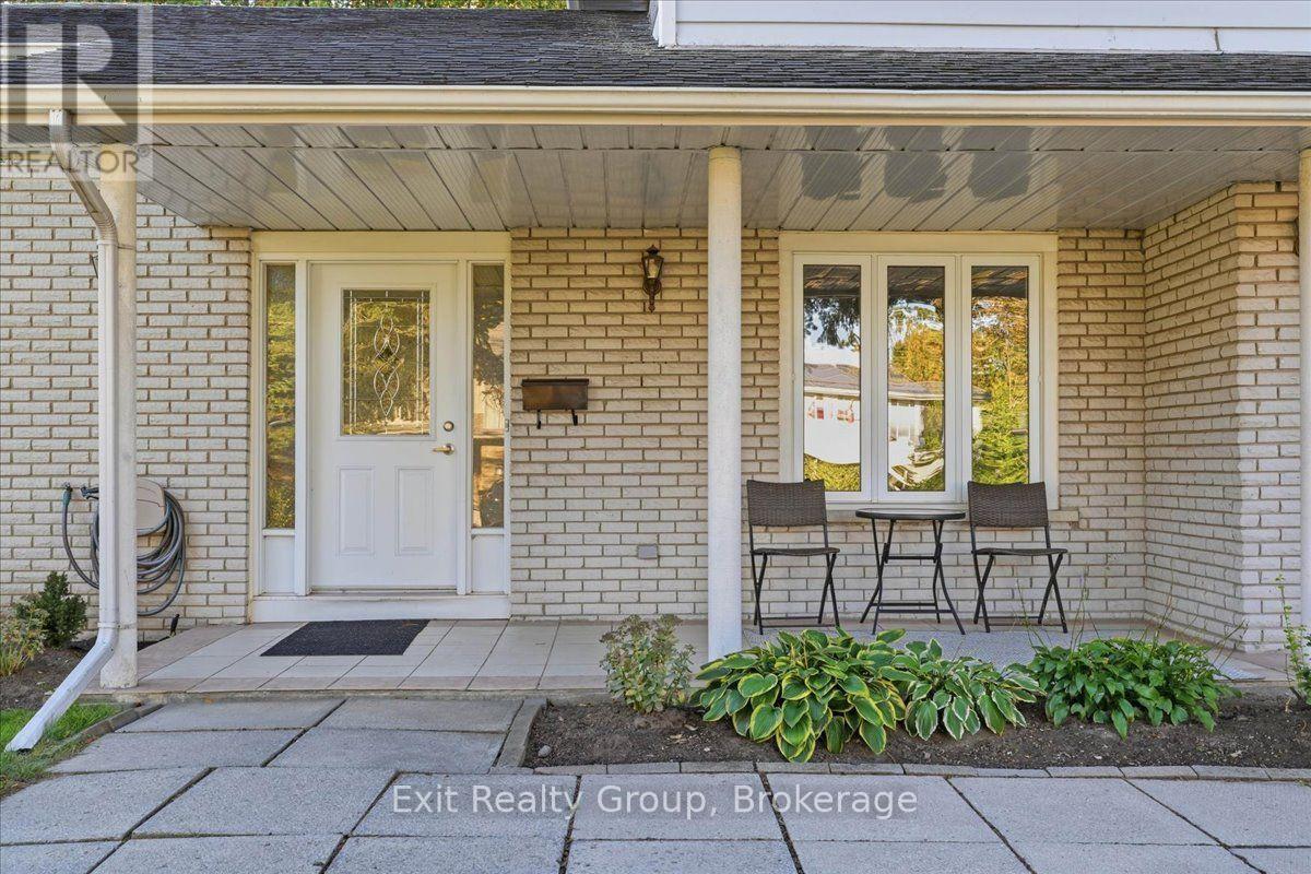 5 Flint Drive, Belleville, ON photo 4