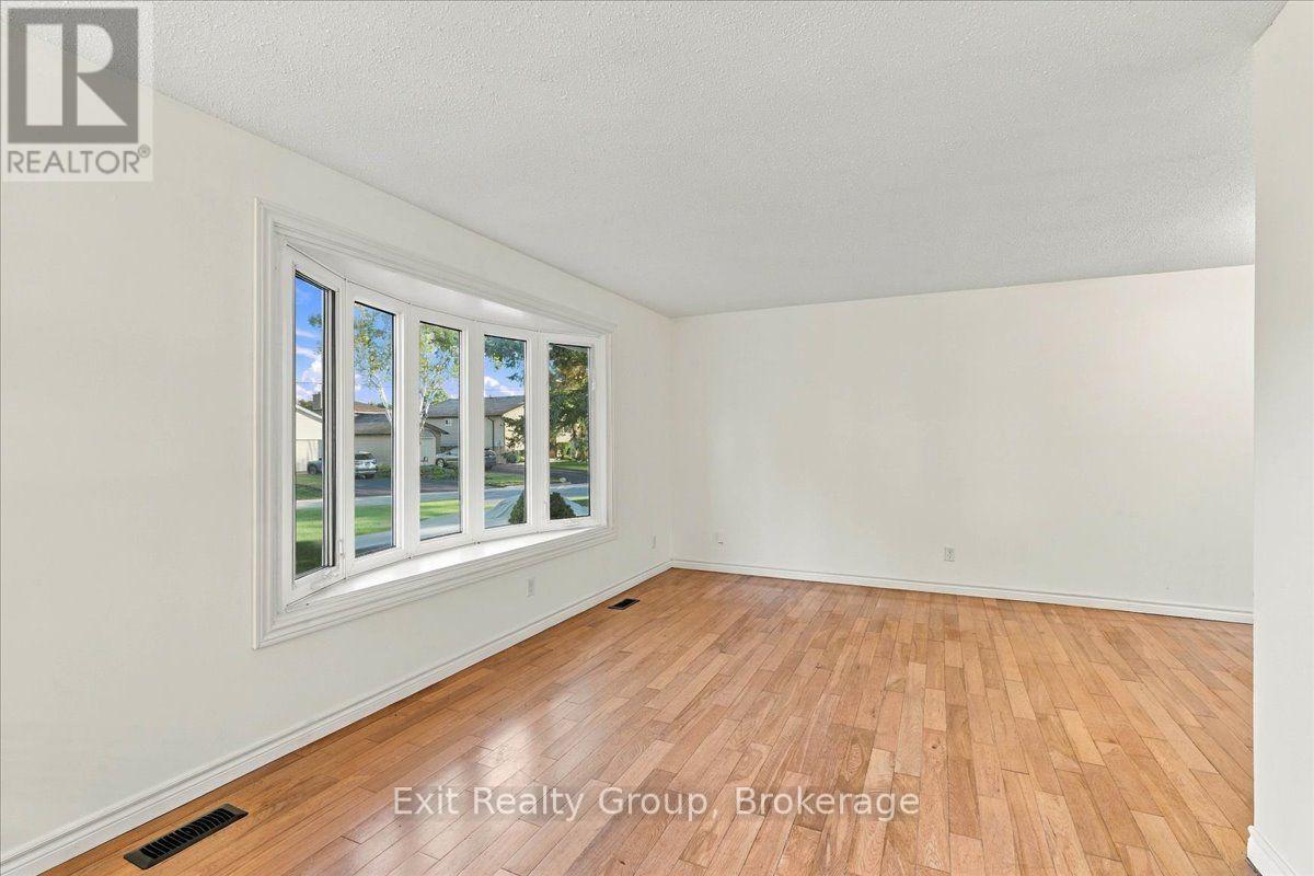 5 Flint Drive, Belleville, ON photo 6