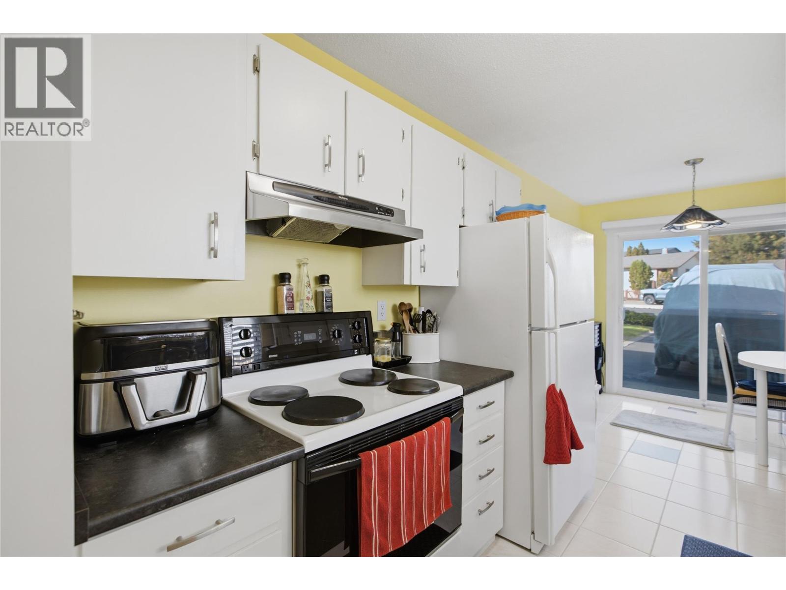 152 Elm Avenue - 10