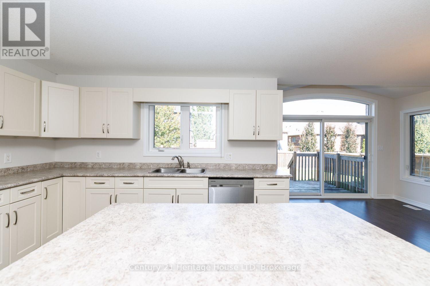 11 Philmori Crescent — photo 15