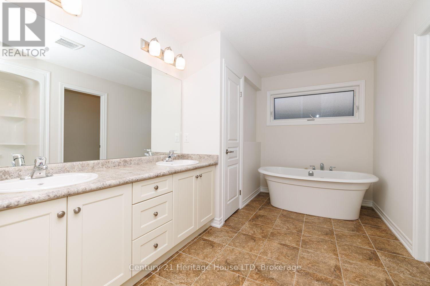 11 Philmori Crescent — photo 26