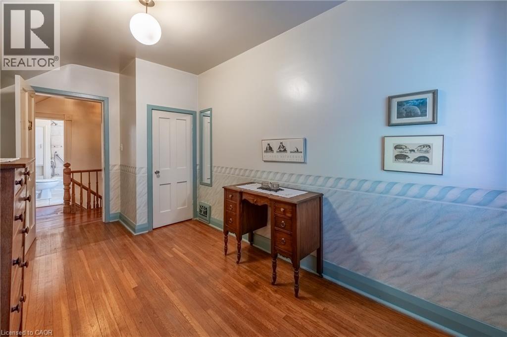 33 PALMERSTON Avenue - 24