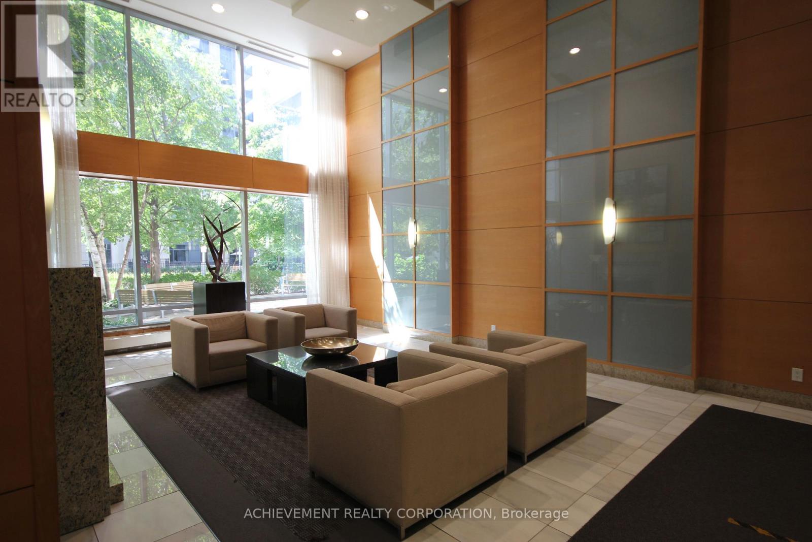 4978 Yonge Street — photo 4