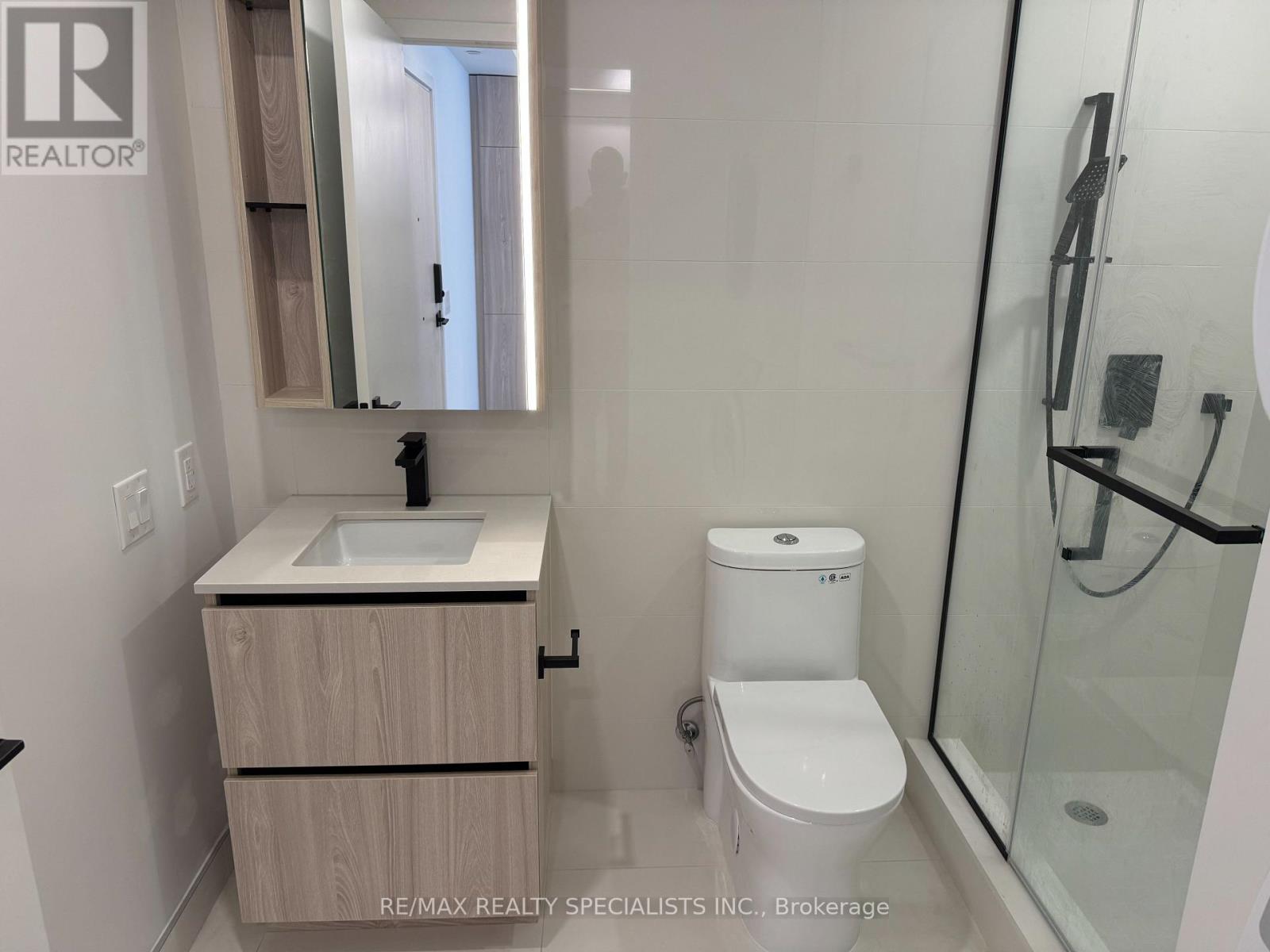 699 Sheppard Avenue East — photo 7