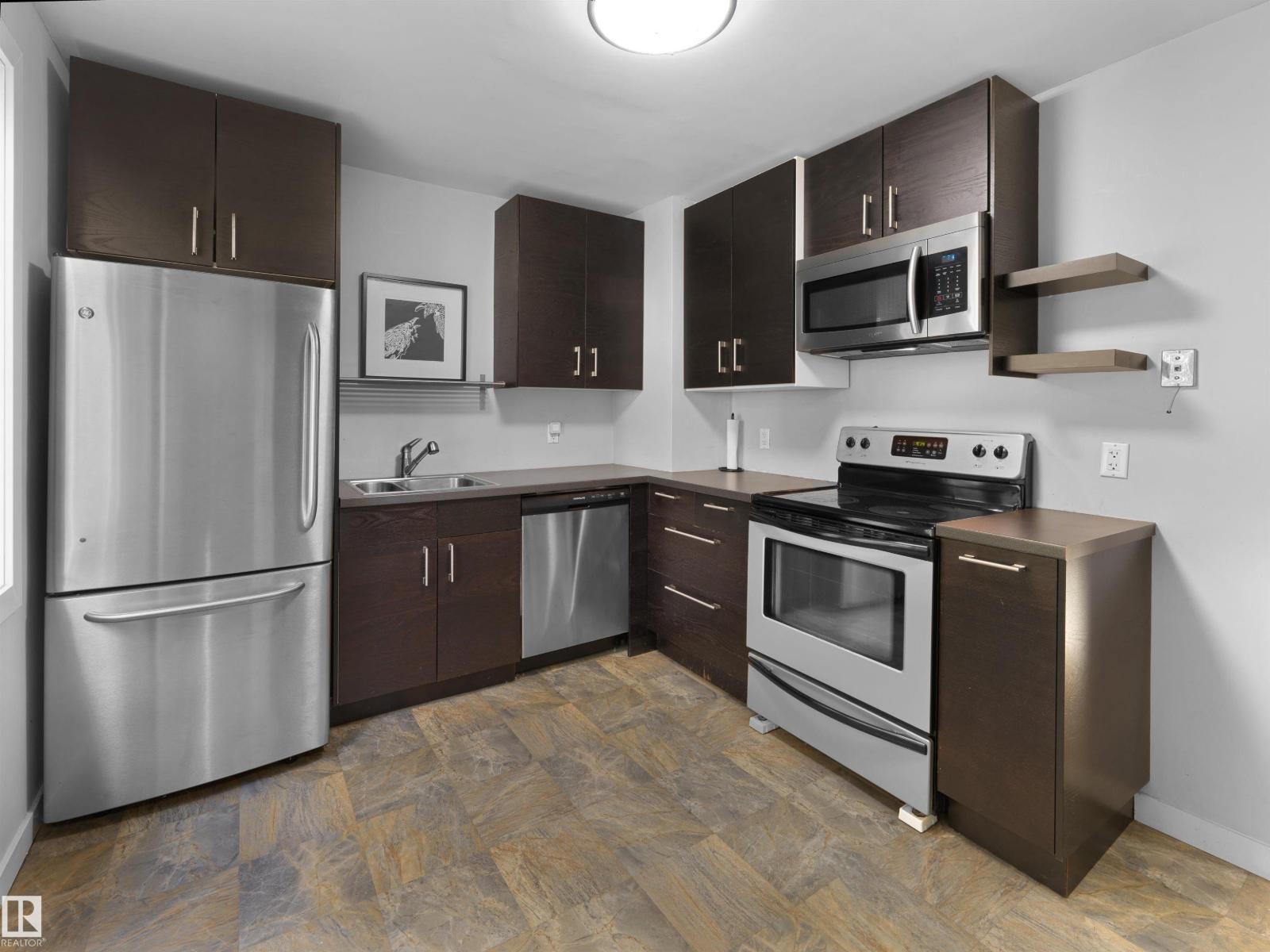 11142 71 AV NW - 10
