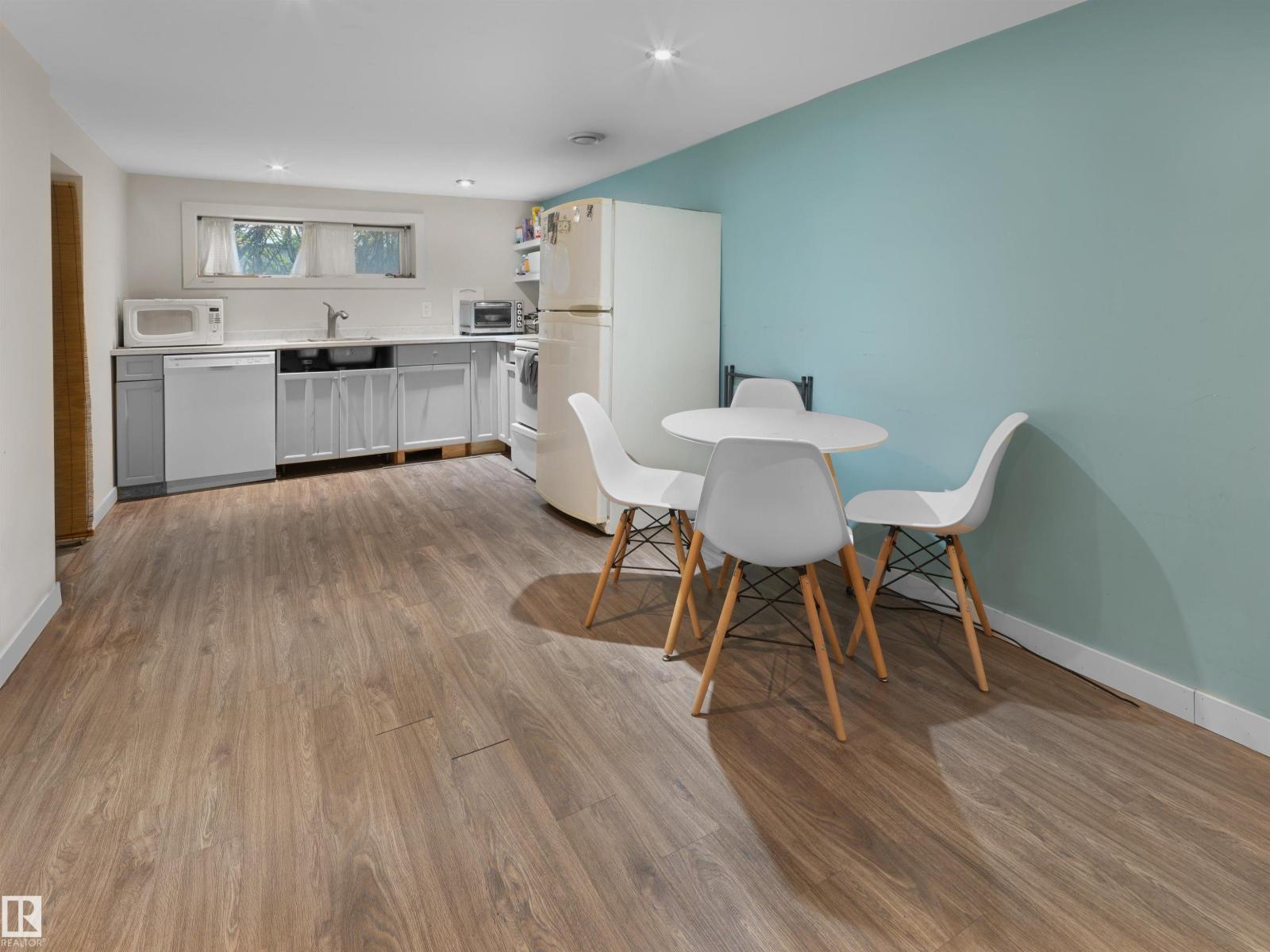 11142 71 AV NW - 22