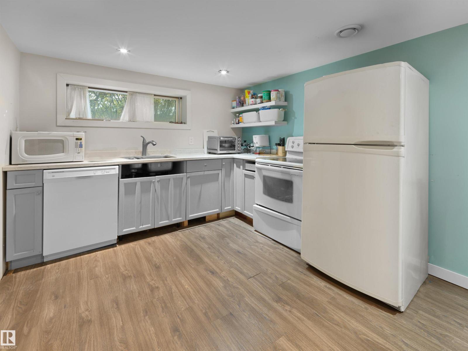 11142 71 AV NW - 23