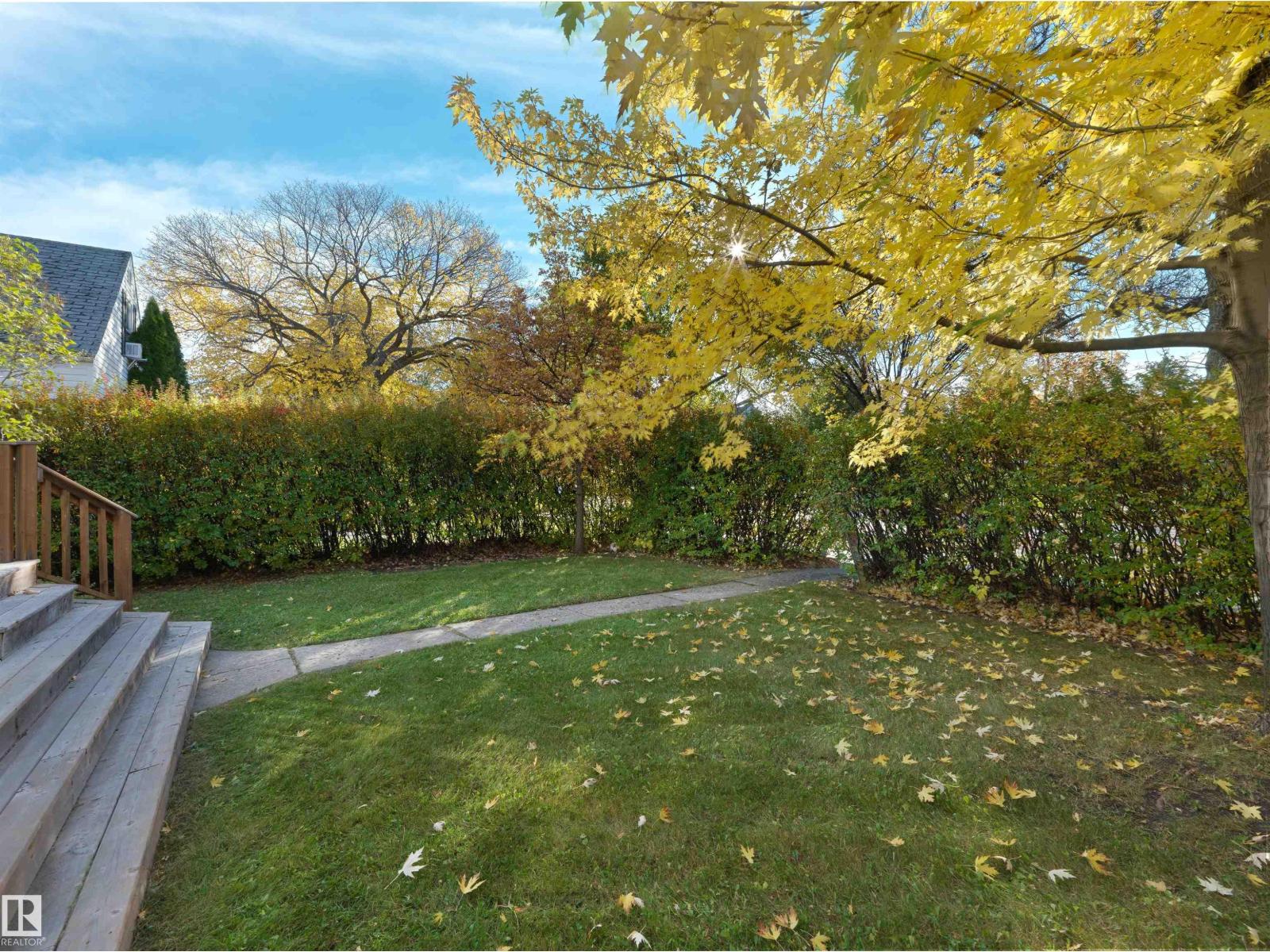 11142 71 AV NW - 3