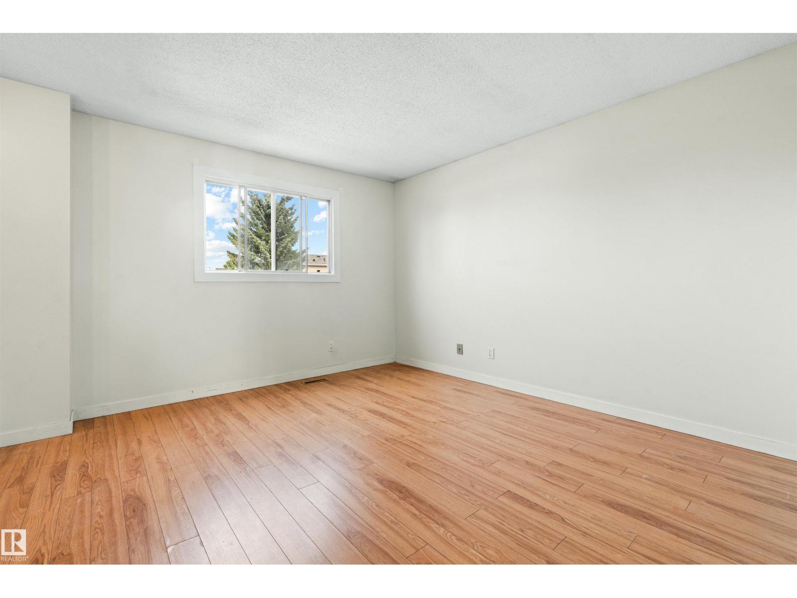 8313 156 AV NW - 50