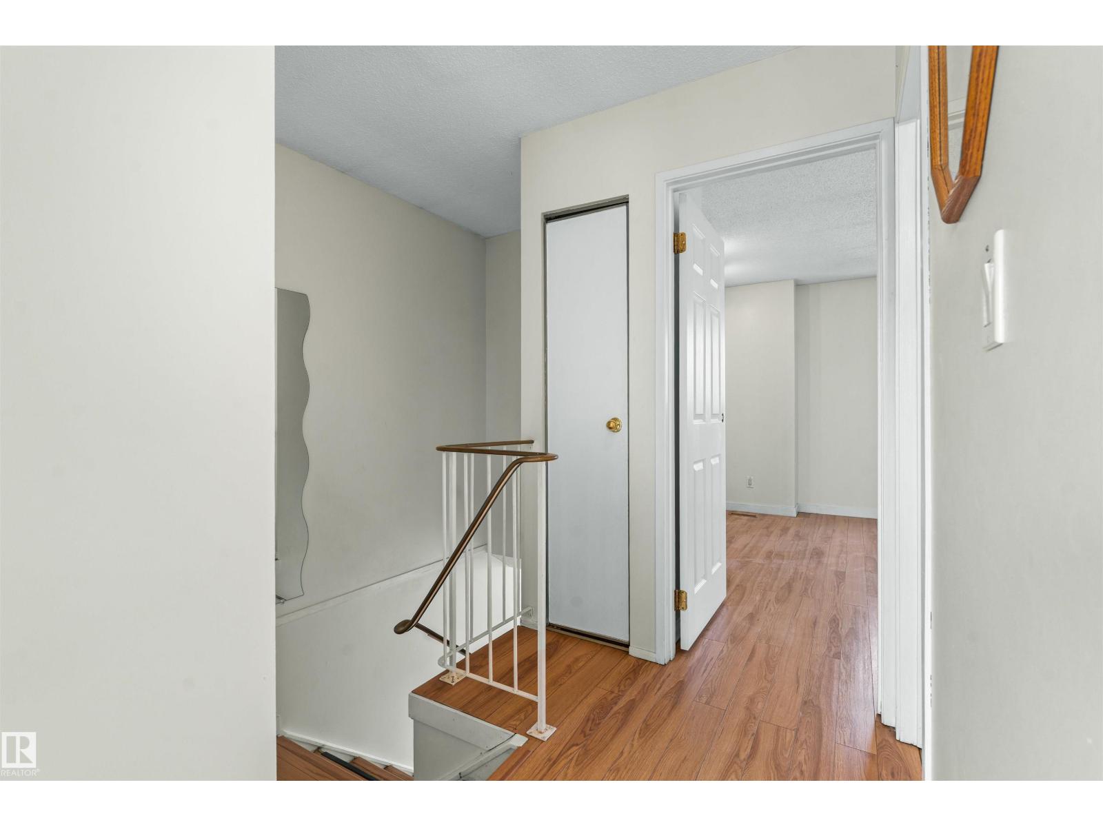 8313 156 AV NW - 47