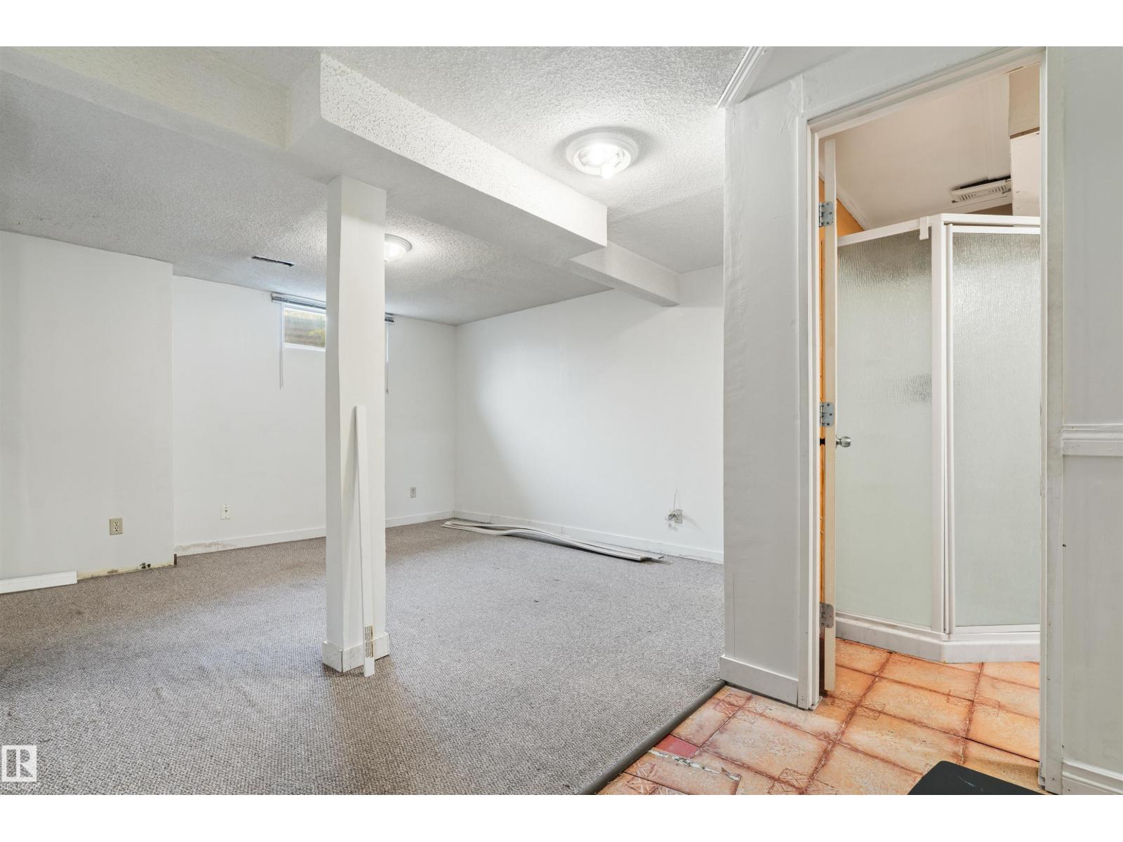 8313 156 AV NW - 61