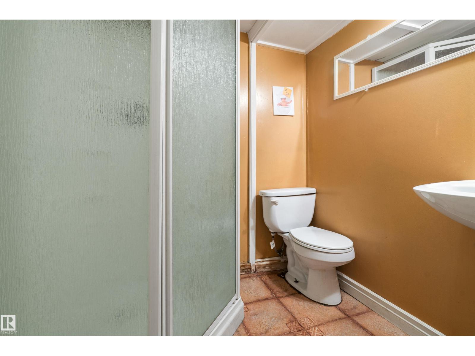 8313 156 AV NW - 54