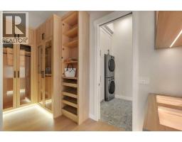 1027 39 Avenue NW - photo 32