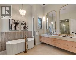 1027 39 Avenue NW - photo 26