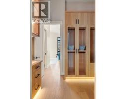 1027 39 Avenue NW - photo 31