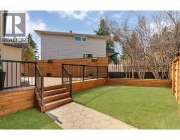 1027 39 Avenue NW - photo 47