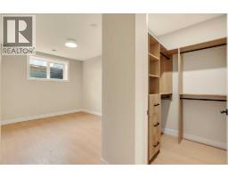 1027 39 Avenue NW - photo 42