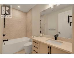 1027 39 Avenue NW - photo 41