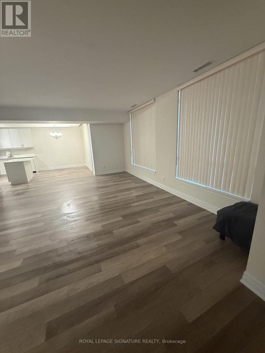 9085 Jane Street — photo 14
