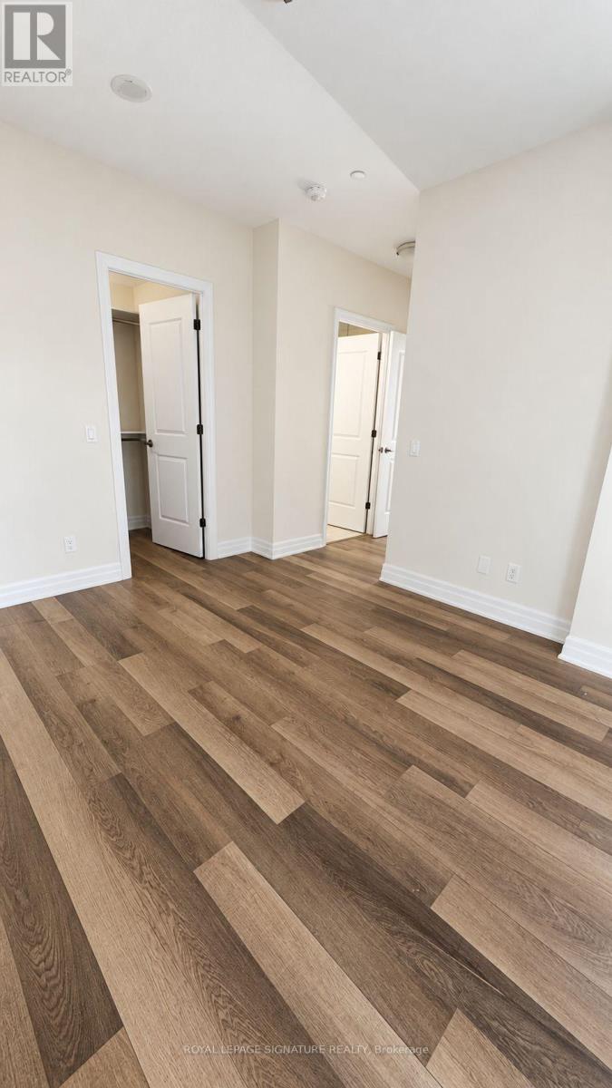 9085 Jane Street — photo 20