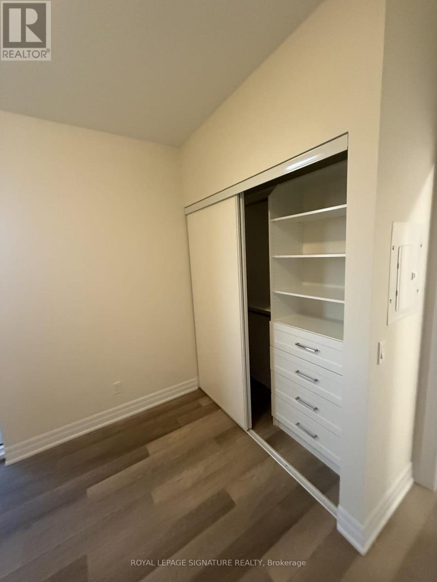 9085 Jane Street — photo 23
